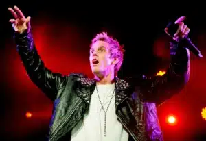 How did American singer Aaron Carter die